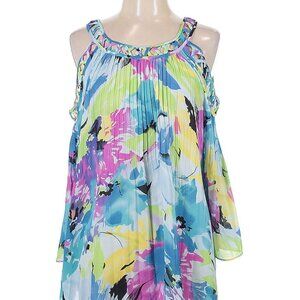 New ~Floral & Ivy top - Size L